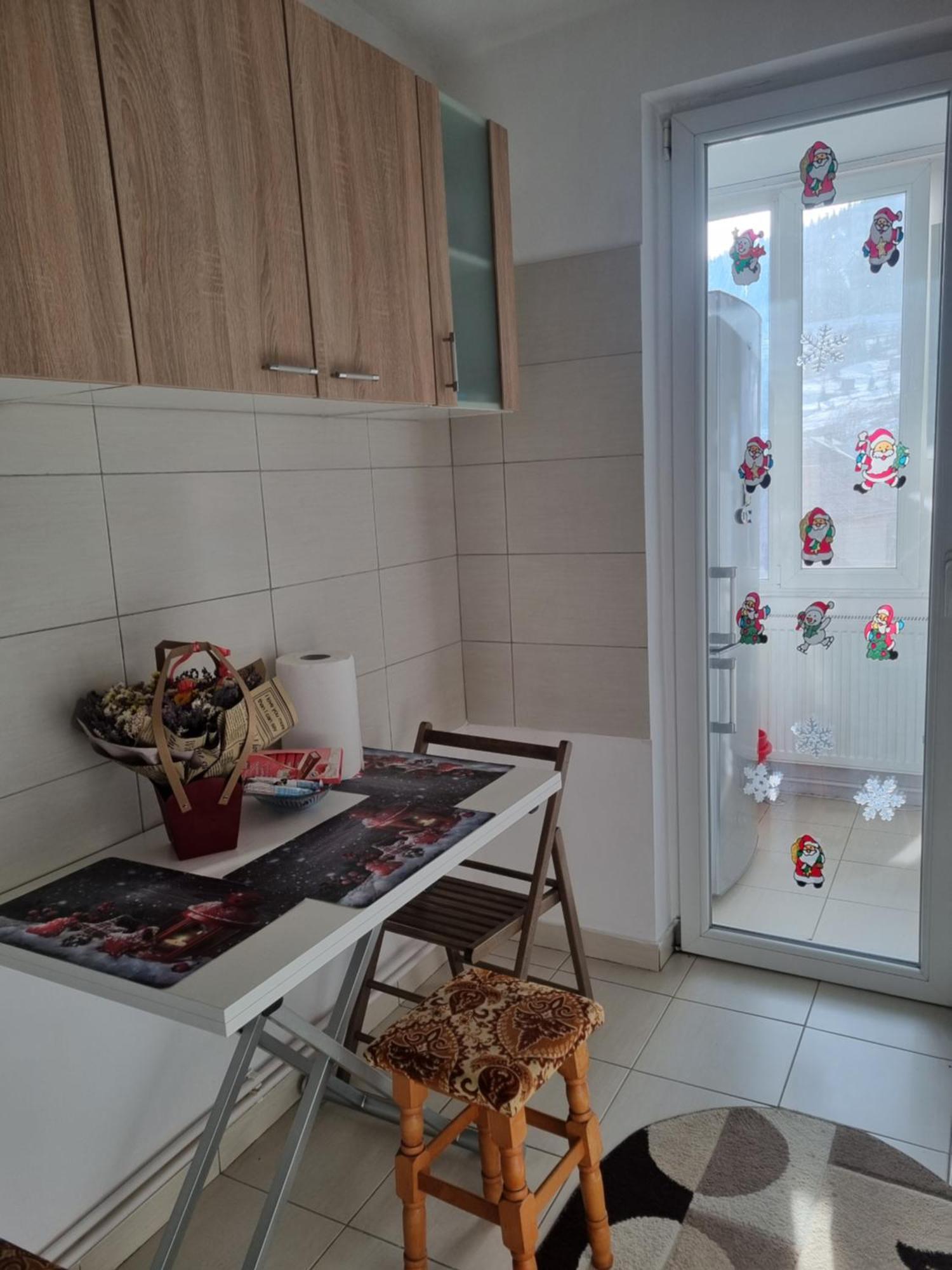 Ferienwohnung Garsoniera Emilia Câmpulung Moldovenesc Zimmer foto